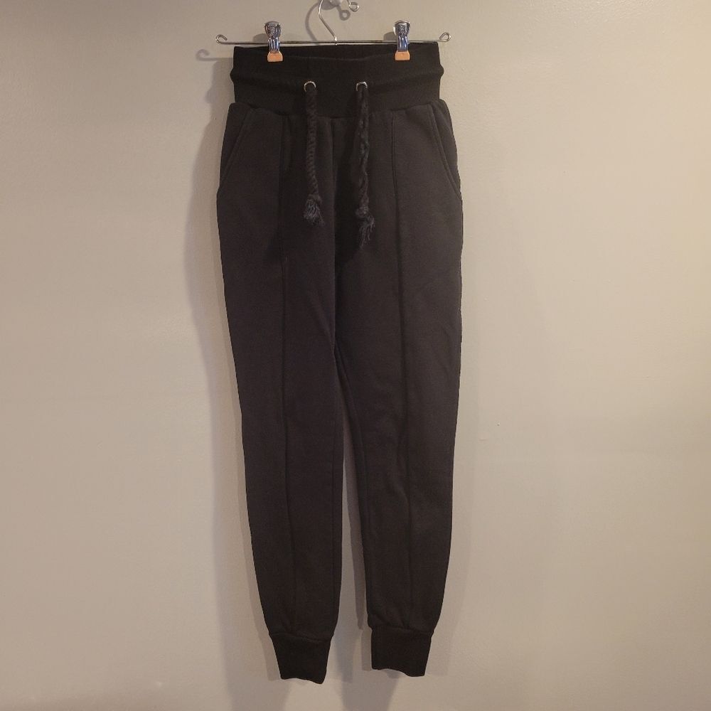 Lounge Apparel Sweatpants Braided cord detail and back pocket size XS